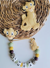Cargar imagen en el visor de la galería, Chupetero Personalizado ( Modelo Simba )