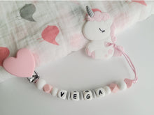 Cargar imagen en el visor de la galería, Chupetero Personalizado (Modelo Corazón)