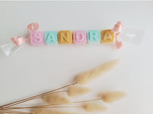 Cargar imagen en el visor de la galería, Jabones Personalizados Caramelo
