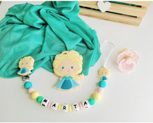 Cargar imagen en el visor de la galería, Chupetero Personalizado ( Modelo Elsa )