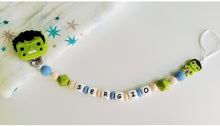 Cargar imagen en el visor de la galería, Chupetero Personalizado ( Modelo Hulk )
