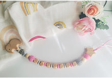 Cargar imagen en el visor de la galería, Chupeteros Personalizados Letras de madera