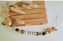 Cargar imagen en el visor de la galería, Chupetero Personalizado ( Modelo Simba )