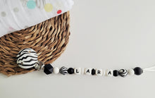 Cargar imagen en el visor de la galería, Chupeteros Animal Print