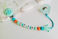 Cargar imagen en el visor de la galería, Chupetero Personalizado ( Modelo rey / reina )
