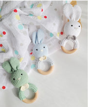 Cargar imagen en el visor de la galería, Sonajero amigurumi animales baby