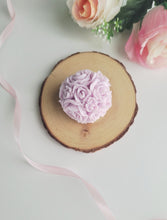 Cargar imagen en el visor de la galería, Jabón bola de rosas