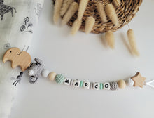 Cargar imagen en el visor de la galería, Chupeteros primera etapa conejo/elefante crochet