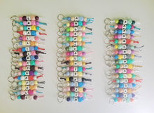 Cargar imagen en el visor de la galería, Llaveros - Identificador de mochila Inicial