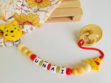 Cargar imagen en el visor de la galería, Chupetero Personalizado ( Modelo Winnie )