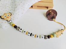 Cargar imagen en el visor de la galería, Chupetero Personalizado ( Modelo Simba )