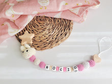 Cargar imagen en el visor de la galería, Chupeteros primera etapa conejo/elefante crochet