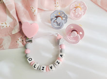 Cargar imagen en el visor de la galería, Chupetero Personalizado (Modelo Corazón)