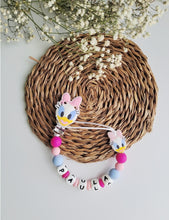 Cargar imagen en el visor de la galería, Chupetero Personalizado ( Modelo Daisy )