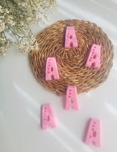 Cargar imagen en el visor de la galería, Jabones Letras XL