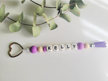 Cargar imagen en el visor de la galería, Llaveros Día de la madre con borla