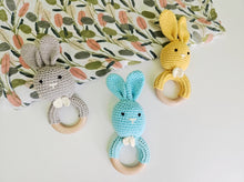 Cargar imagen en el visor de la galería, Sonajero amigurumi animales baby
