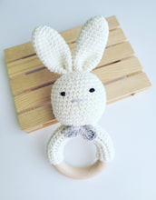 Cargar imagen en el visor de la galería, Sonajero amigurumi animales
